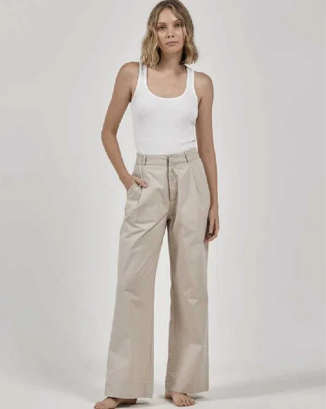 Special Savings Artist Pleated Chino Pant