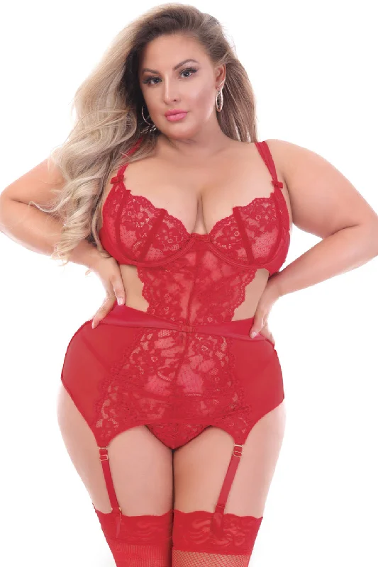 Weekend Discounts to Relish Plus Size Queen of Hearts Garter Chemise